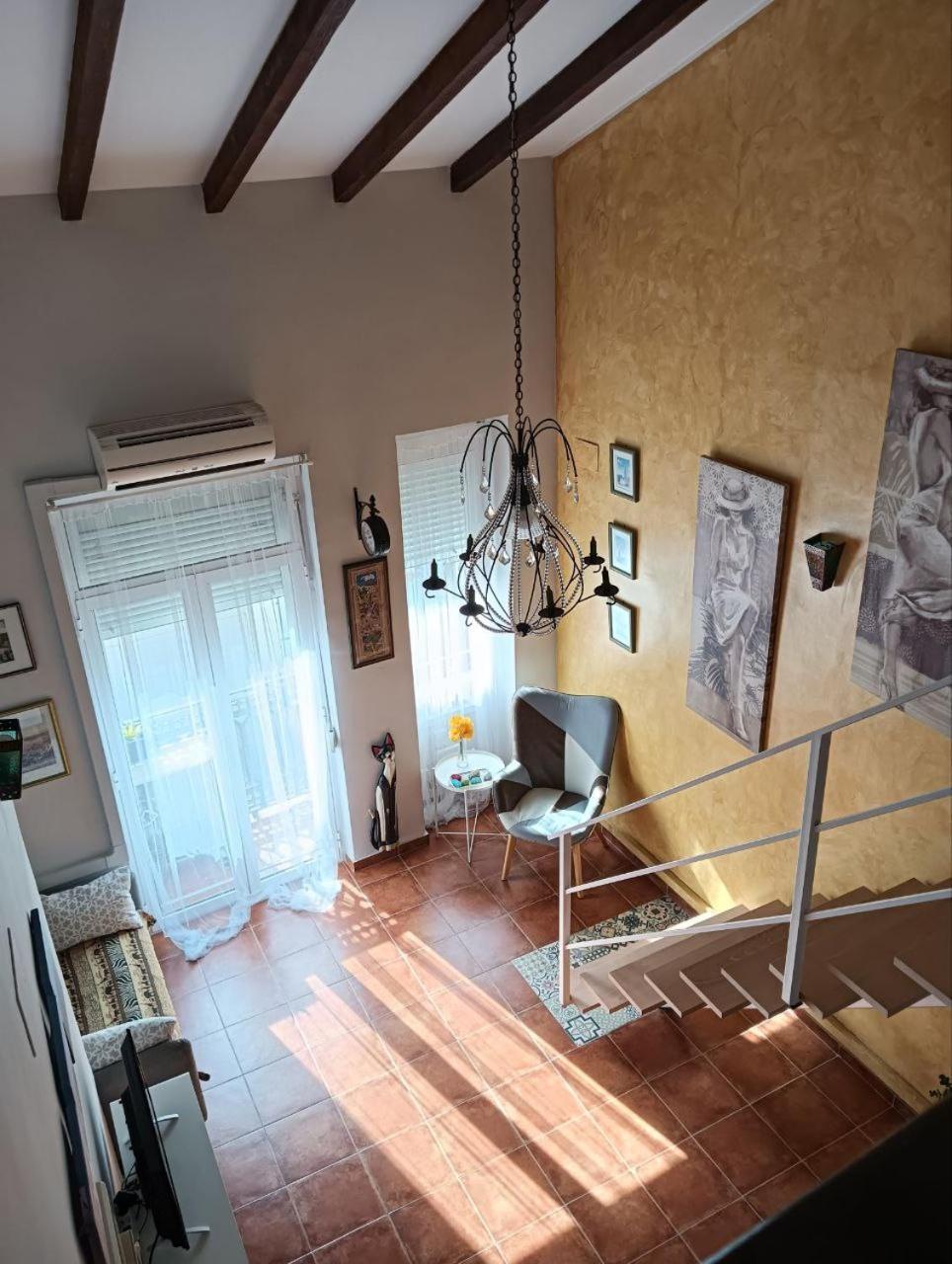 Appartement Loft In Ehemaligem Fischer Haus à Valence Extérieur photo